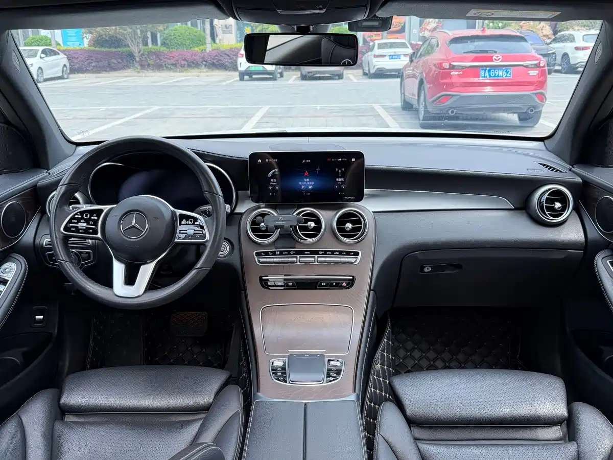 Mercedes-Benz GLC 2020 GLC 260 L 4MATIC Luxury фото 2