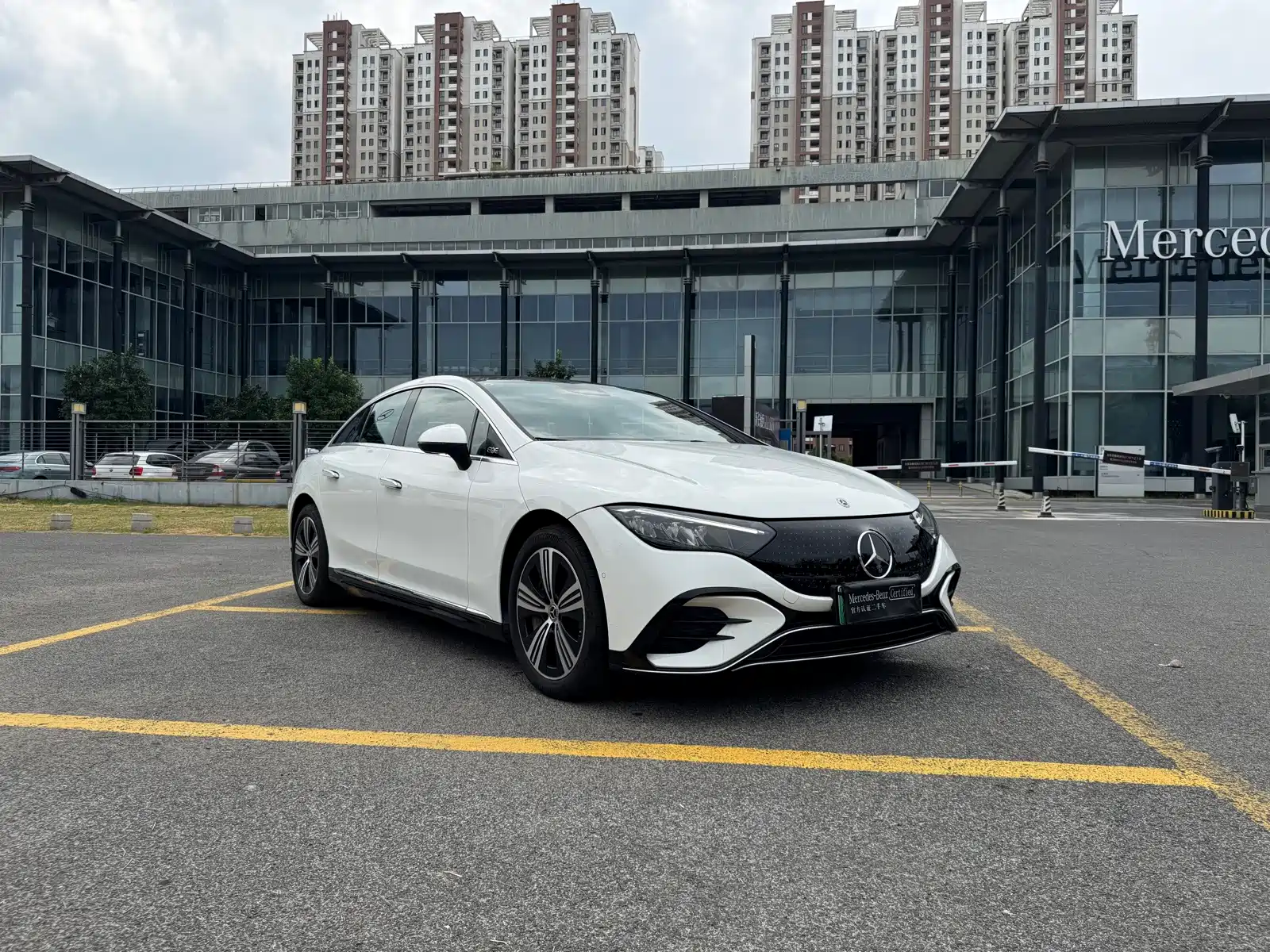 Фото 3 - Mercedes-Benz EQE