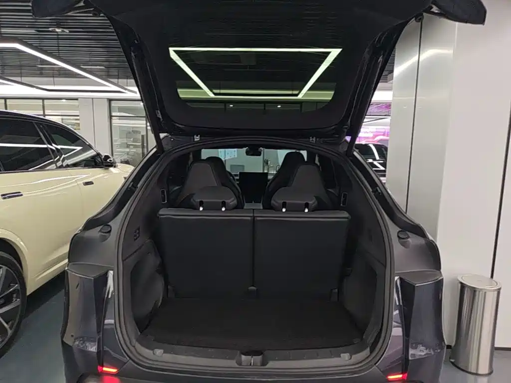 Tesla Model Y L 2025 2025 Facelift Long Range AWD