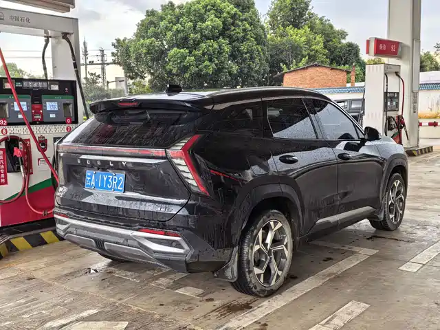 Geely Boyue L 2023 1.5TD DCT Premium — фото 3