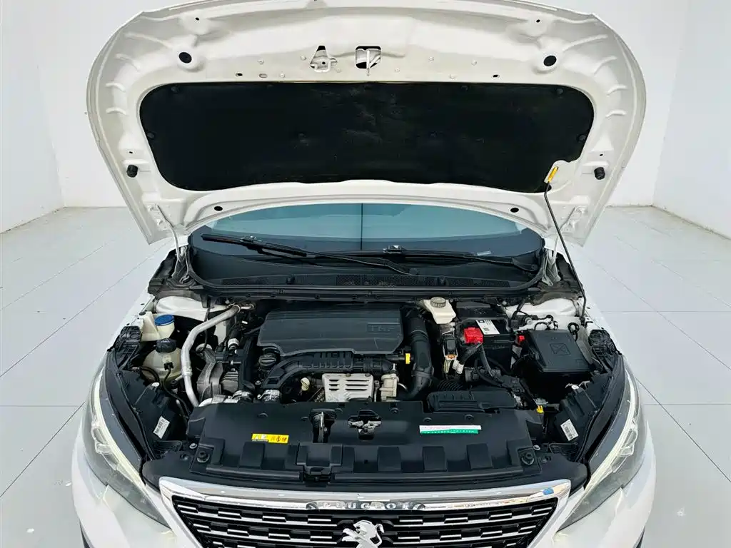 Peugeot 308 2016 230THP Automatic Luxury фото 24