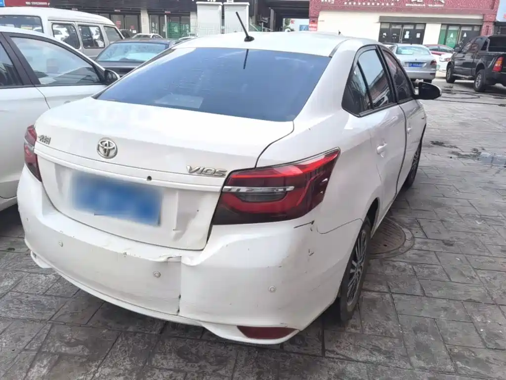 Фото 7 - Toyota Vios