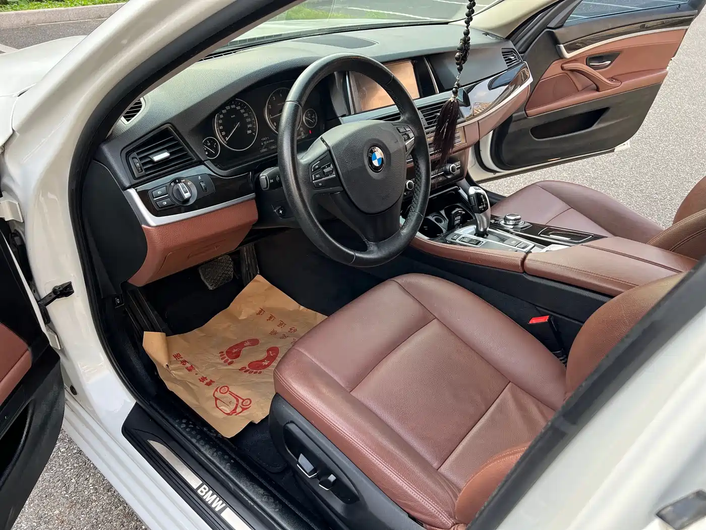 BMW 5 Series 2014 525Li Leading фото 5