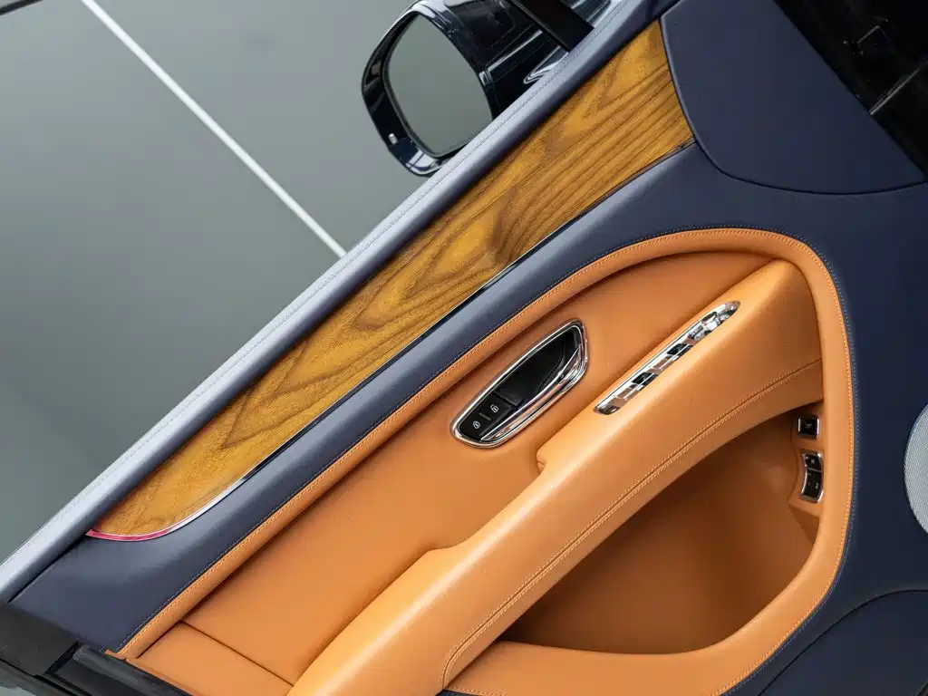 Bentley Bentayga 2025 2024 4.0T V8 Long Wheelbase