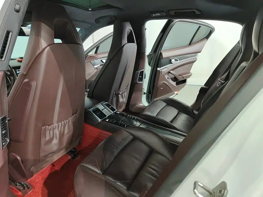 Porsche Panamera 2014 Panamera 4 3.0T фото 8