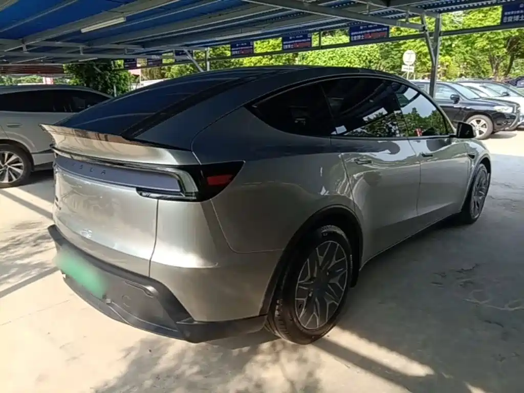 Tesla Model Y L 2026 2025 Facelift Long Range AWD