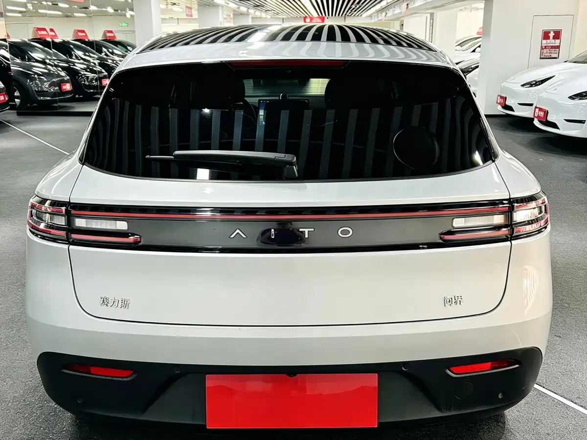 AITO Wenjie AITO M5 2022 Extended Range RWD Standard фото 5