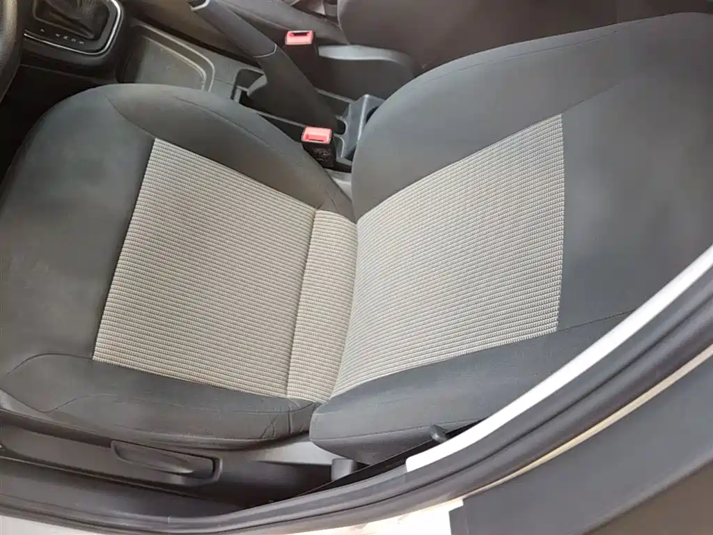 Volkswagen Polo 2016 1.4L Automatic Trend фото 15