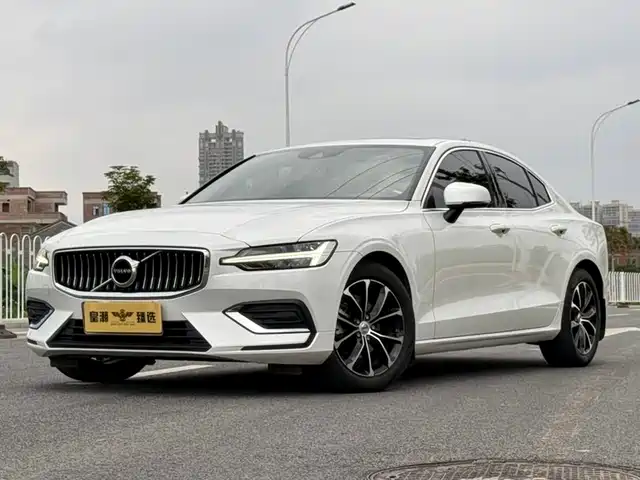 Volvo S60 2022