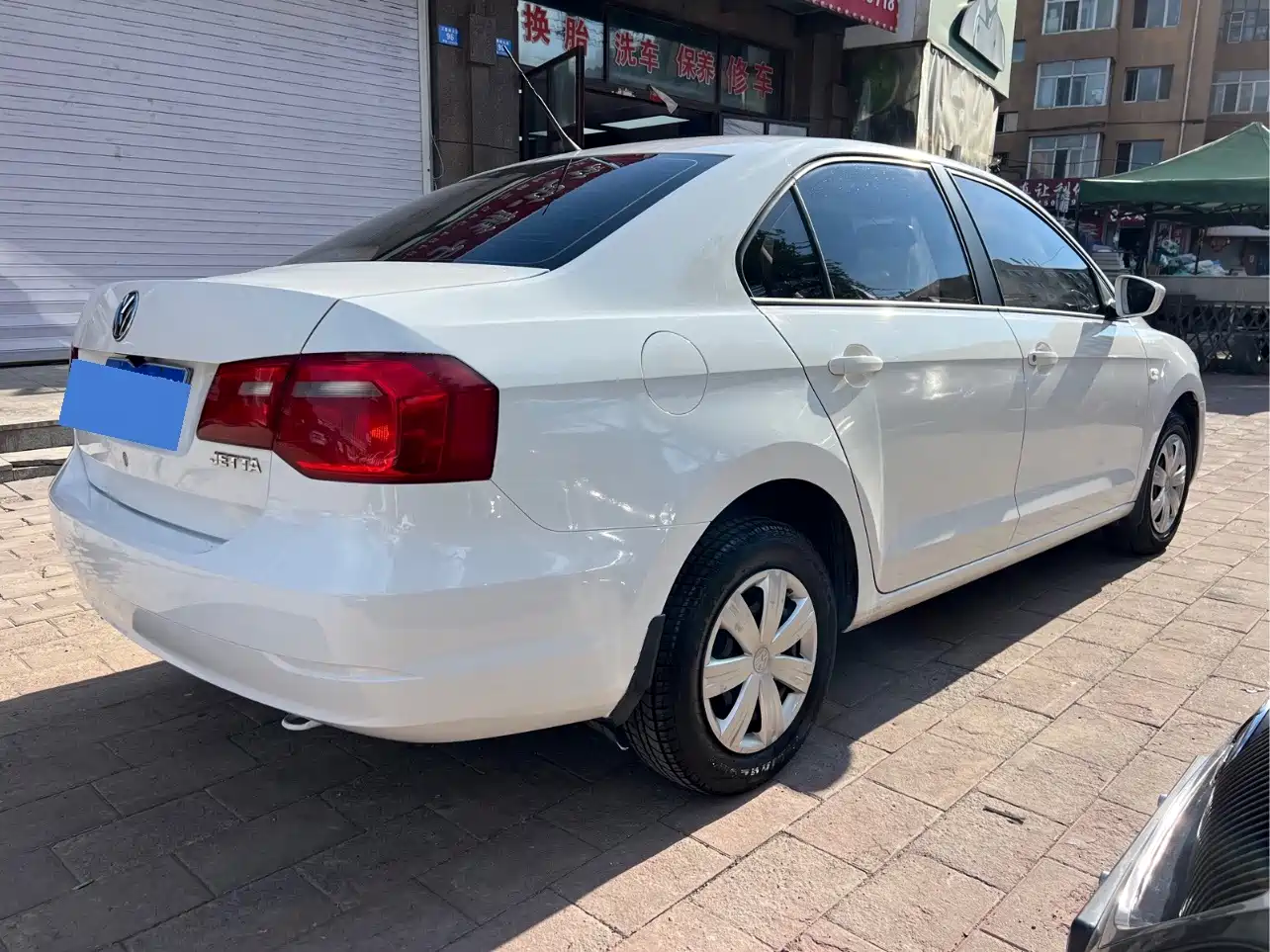 Photo 4 - Volkswagen Jetta