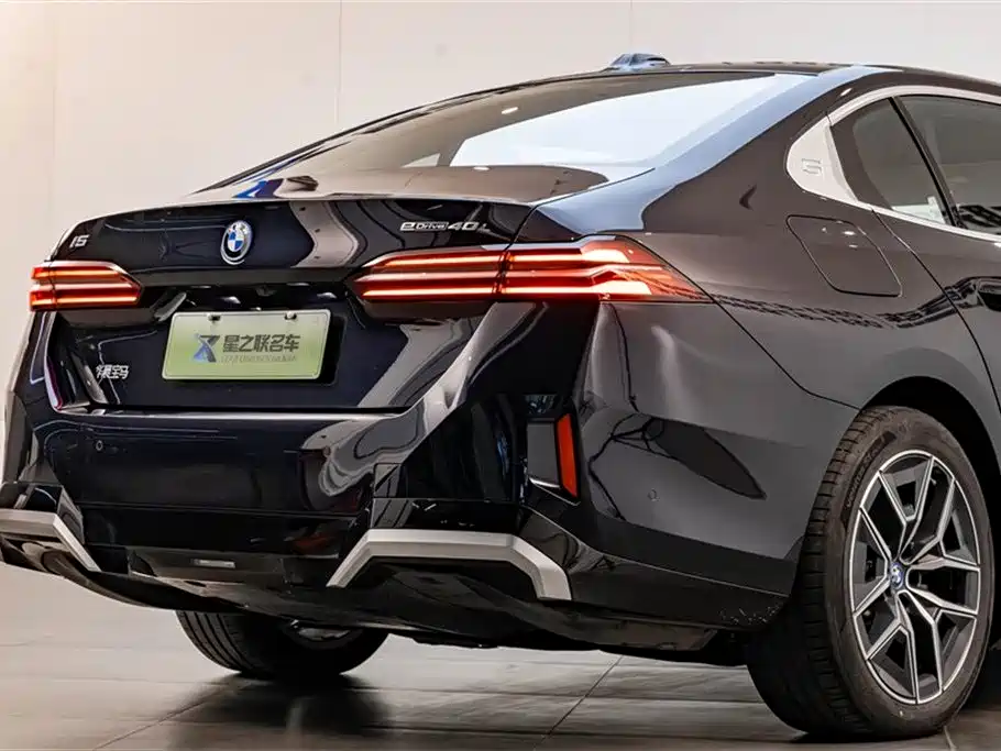 BMW I5