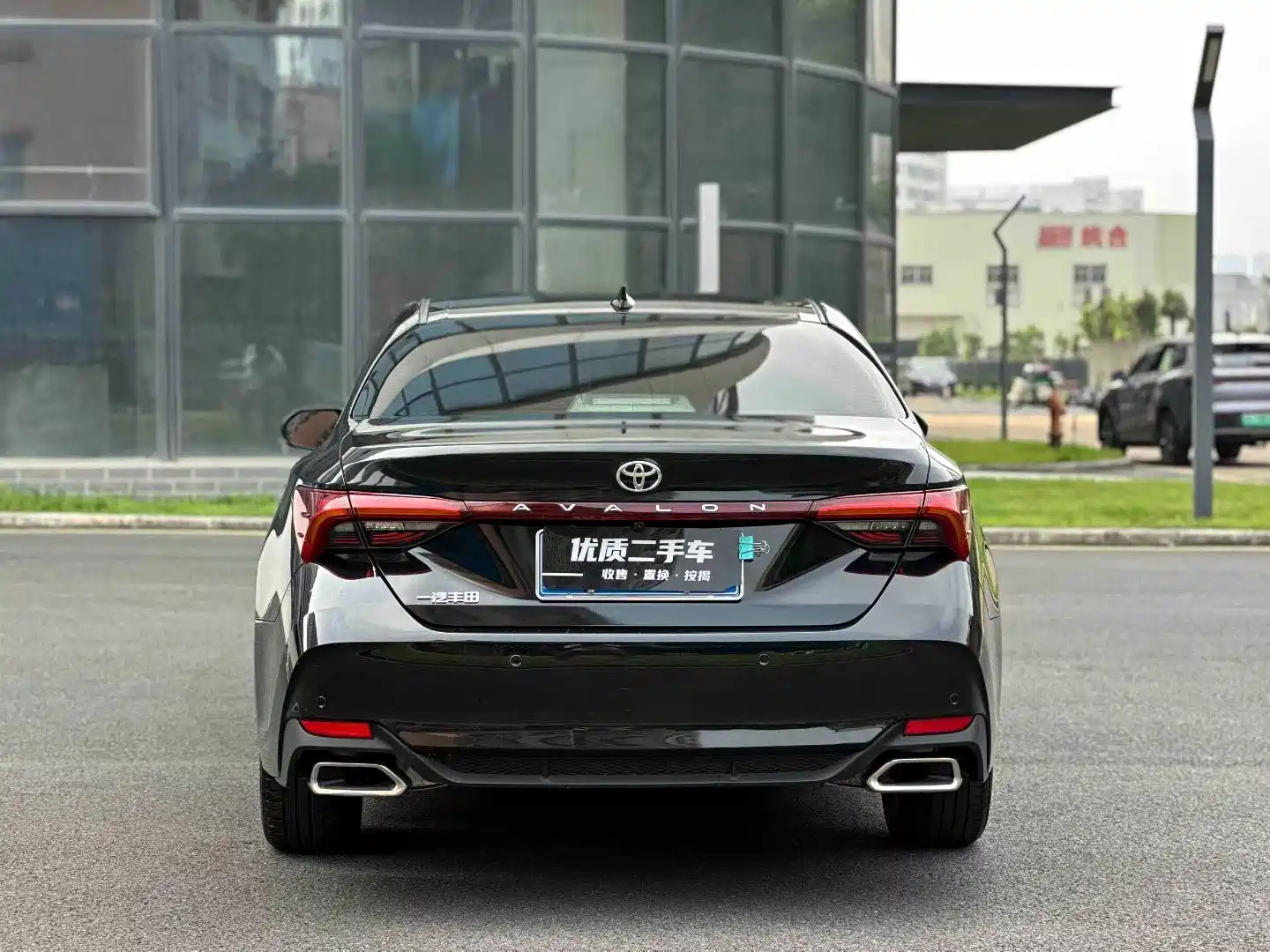 Фото 8 - Toyota Avalon