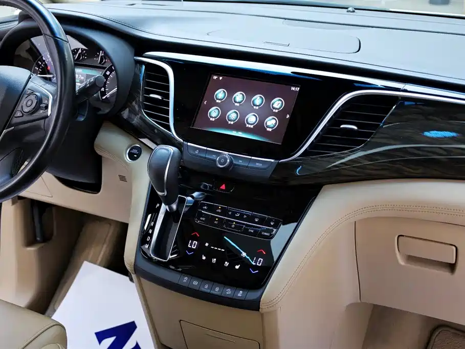 Buick GL8 2017 ES 28T Flagship China V фото 20
