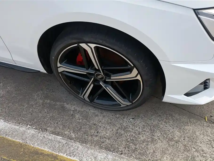 Audi A4L 2024 40 TFSI Luxury Dynamic фото 6