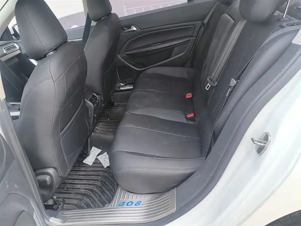 Peugeot 408 2014 1.8L Automatic Luxury Edition фото 17