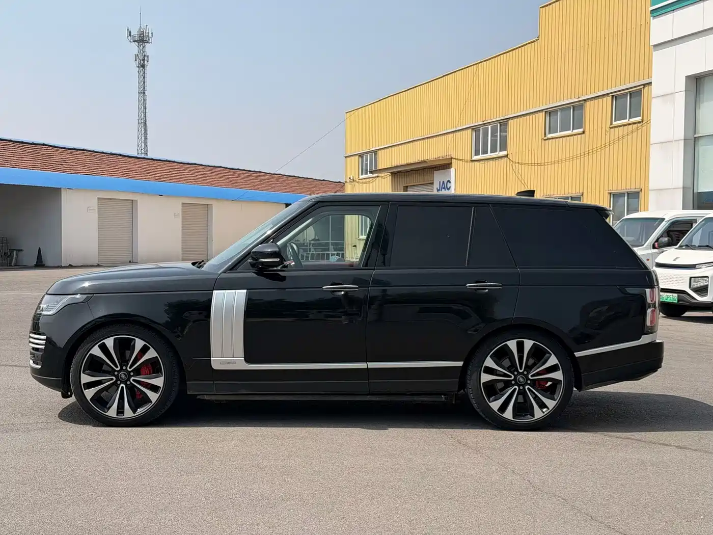 Land Rover Range Rover 2018 3.0 SC V6 Golden Age Edition фото 6