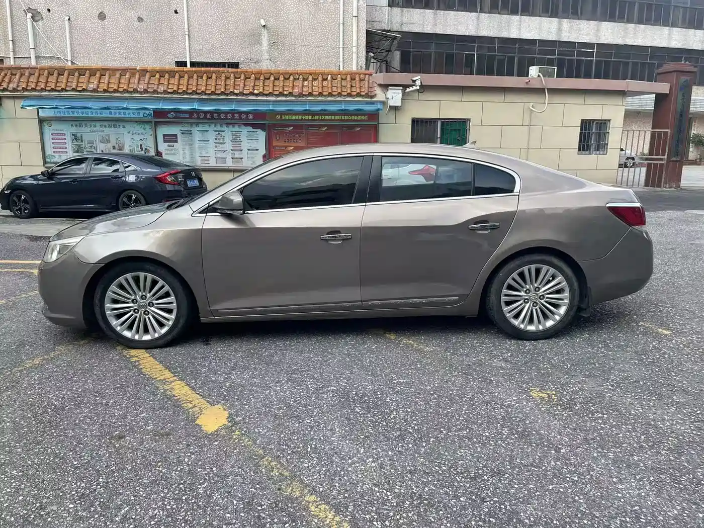 Buick LaCrosse 2011 2011 2.4L SIDI Elegance Edition
