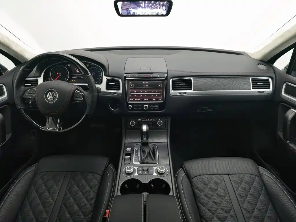 Volkswagen Touareg 2016 2016 3.0TSI High Configuration