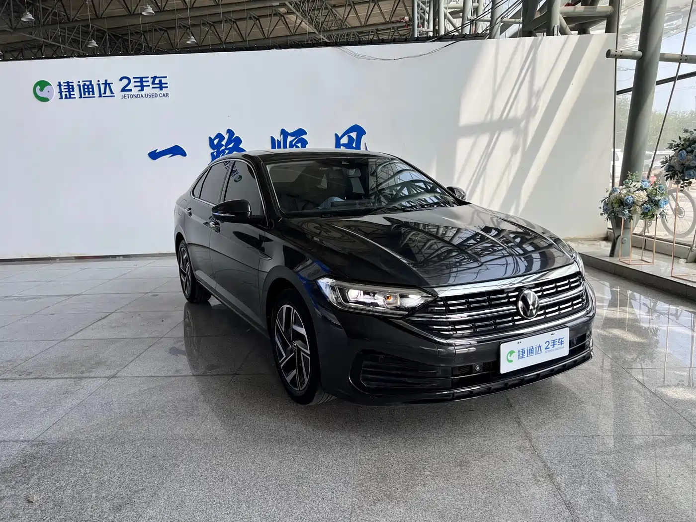 Volkswagen Sagitar 2023 300TSI DSG Surpassing Edition фото 2