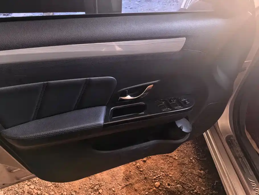 Dongfeng Fengxing Jingyi S50 2016 2016 2.0L Manual Premium