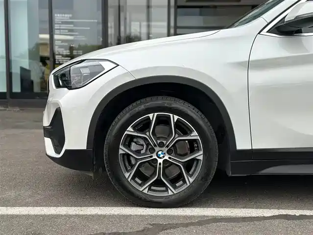BMW X1 2022 sDrive25Li Leading — фото 5