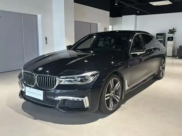 BMW 7 Series 2018 740Li Leading Type M Sport Package — фото 1