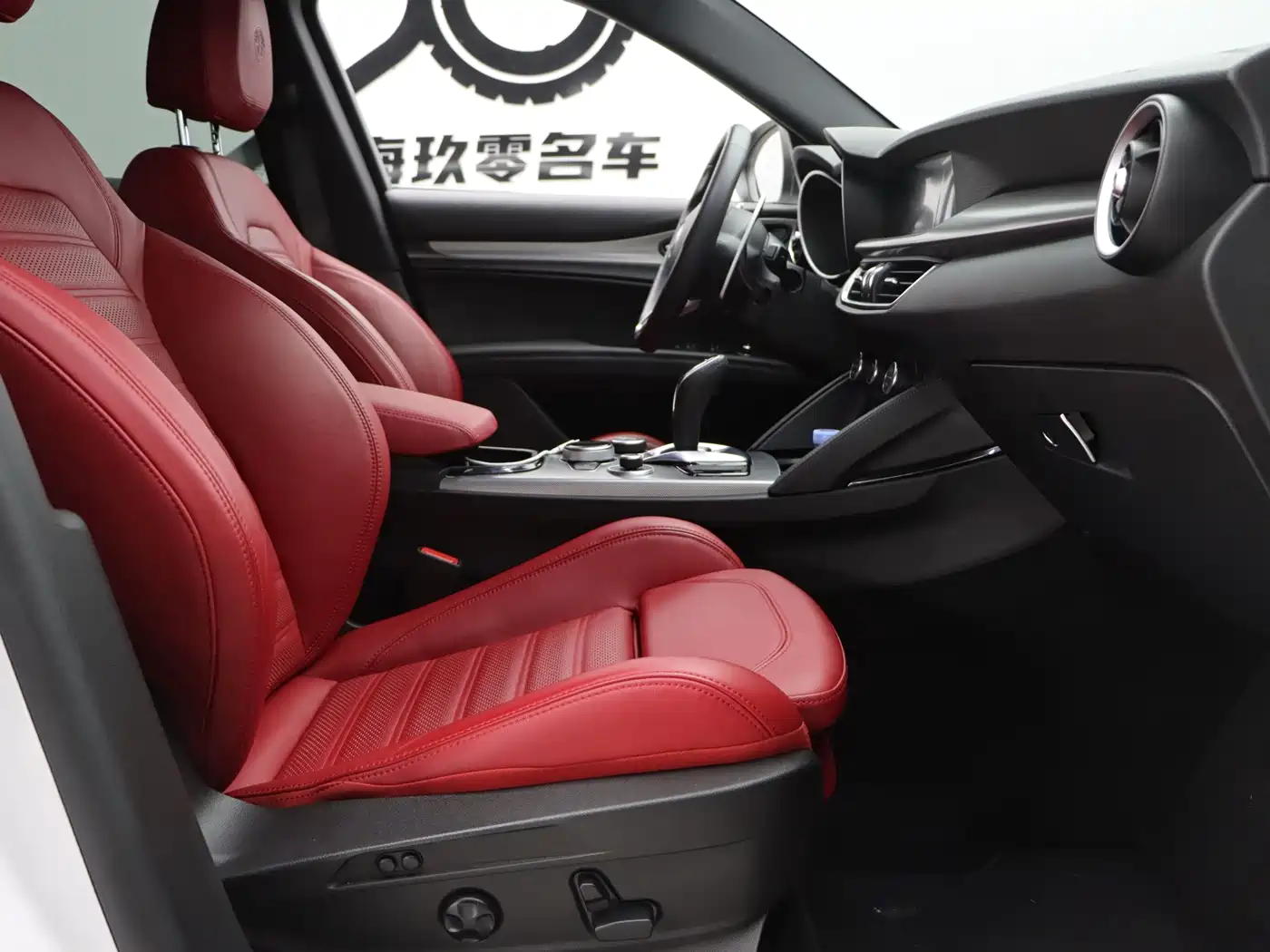 Alfa Romeo Stelvio 2024 2023 2.0T 280HP Veloce Track Edition