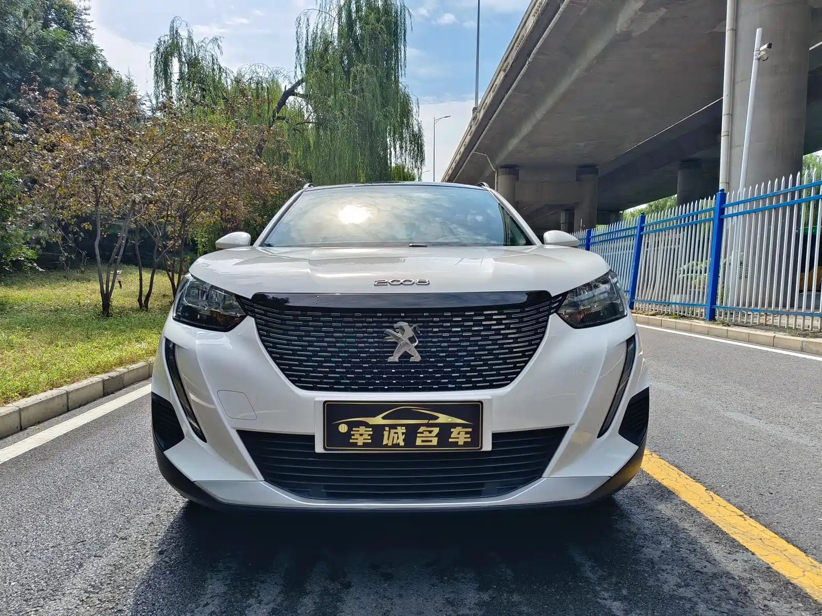 Фото 2 - Peugeot 2008