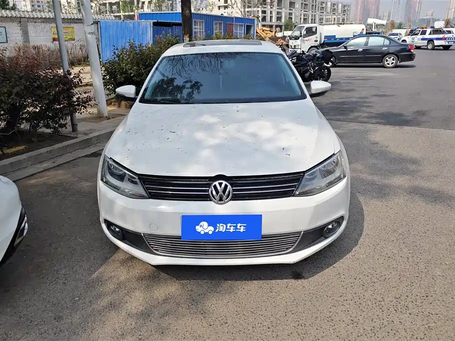 Volkswagen Sagitar 2014 Facelift 1.6L Manual Leading Version фото 2