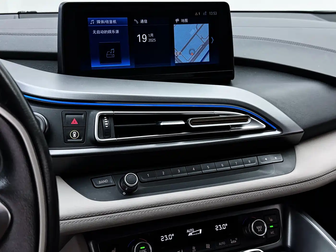 BMW i8 2014 Standard фото 15