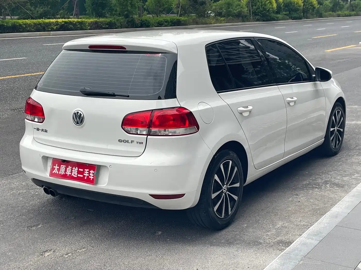 Volkswagen Golf 2012 1.4TSI Automatic Luxury фото 4