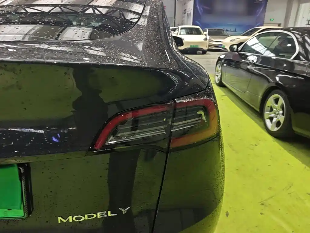 Фото 8 - Tesla Model Y