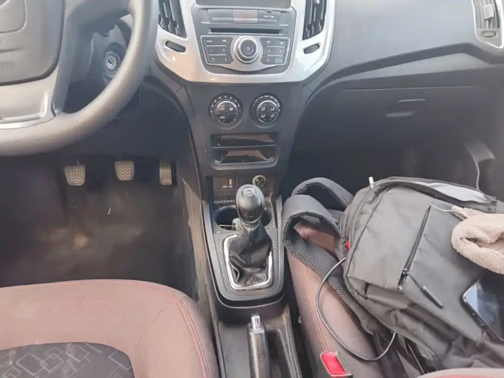 Weichai Yingzhi Enranger G3 2016 2014 1.5L Manual Elegance Edition