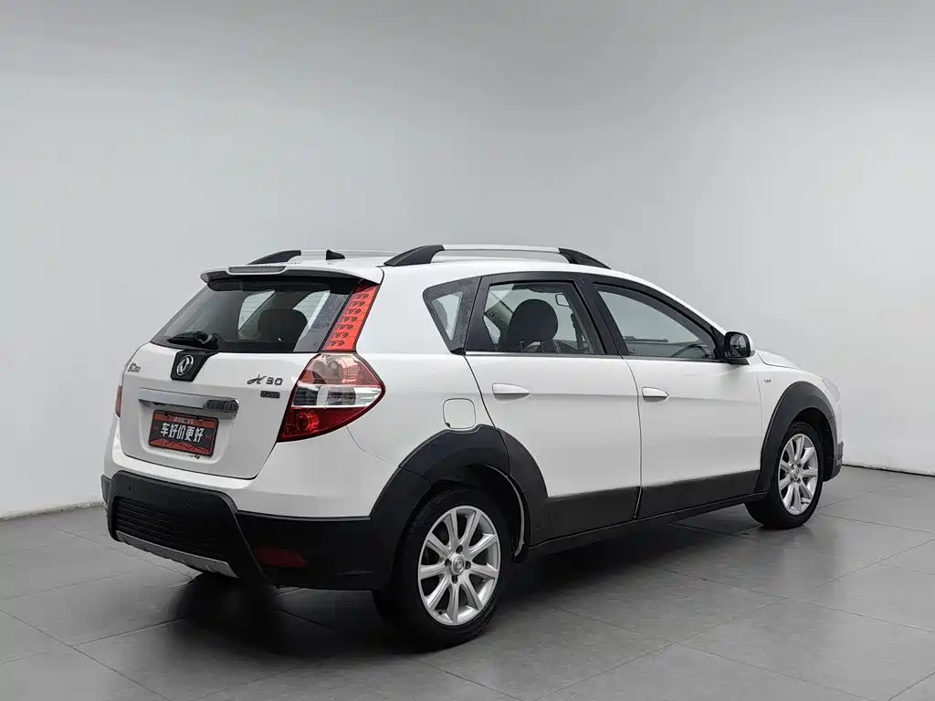 Dongfeng Aeolus Dongfeng Fengshen H30 2014 2014 CROSS 1.5L Automatic Deluxe
