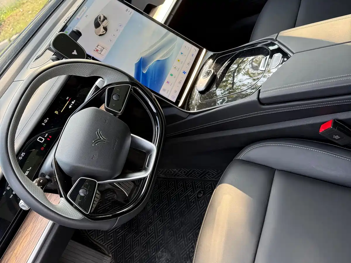 Nezha Auto Nezha S 2023 2023 Pure Electric 520km RWD Lite Edition