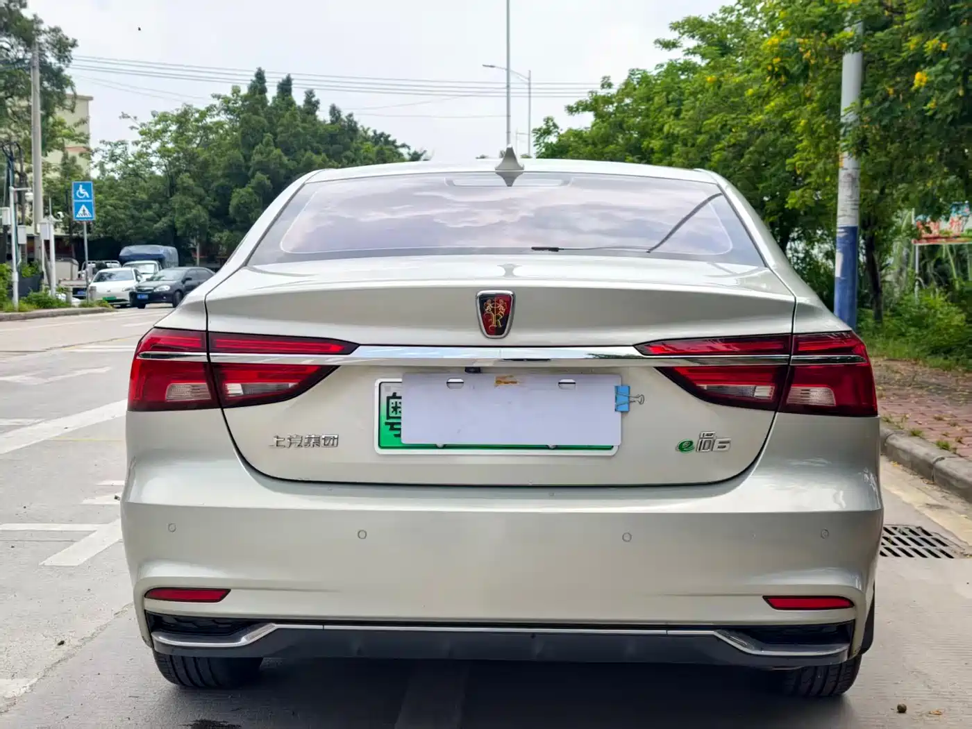 Roewe i6 New Energy 2018 2017 45T Hybrid Connected Smart Premium Edition