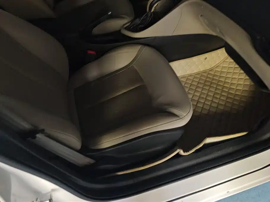 Buick Excelle 2016 15N Automatic Elite фото 8