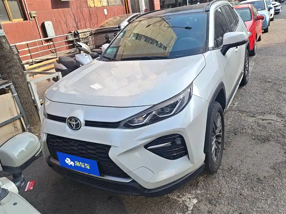 Toyota Wildlander 2023 2.0L CVT FWD Luxury PLUS фото 2