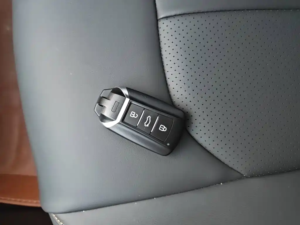 Dongfeng Aeolus Yixuan 2025 2025 1.5L Auto Luxury
