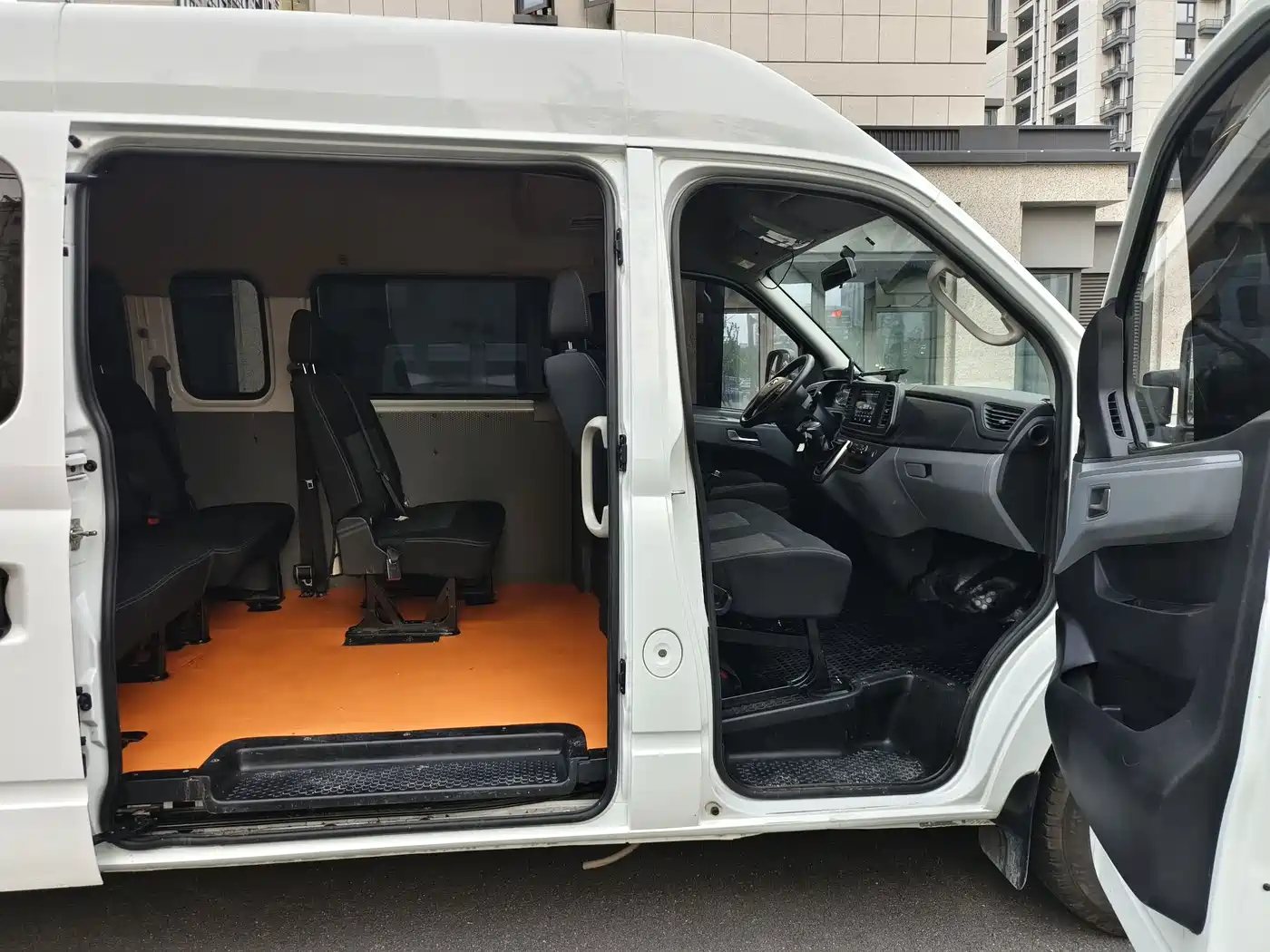 SAIC Maxus Xintu V80 2024 Aoyun 6AMT Long Wheelbase Medium Roof 147Ps 6/7/8/9-seater фото 7