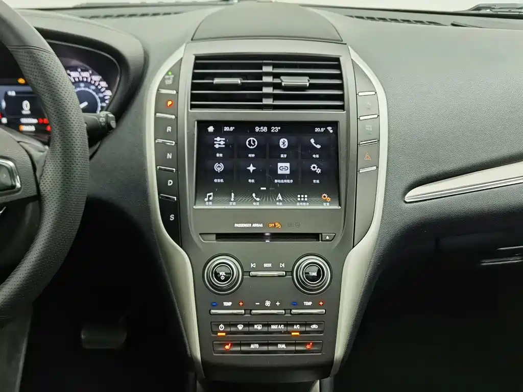 Lincoln MKC 2018 2018 2.0T FWD Premium Edition