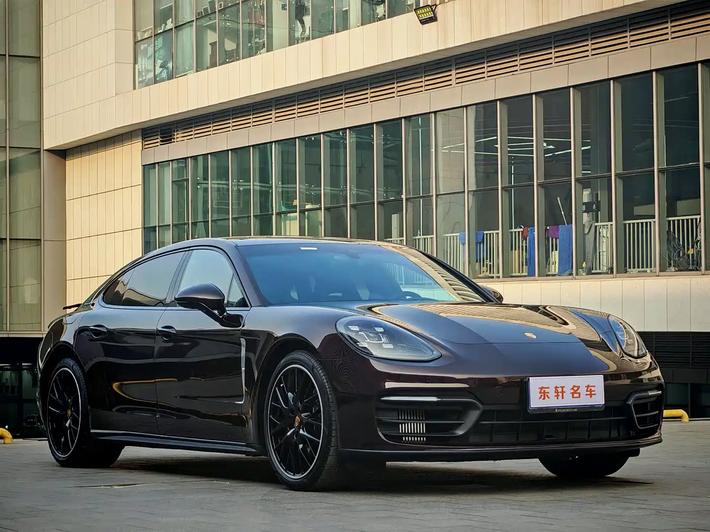 PORSCHE PANAMERA