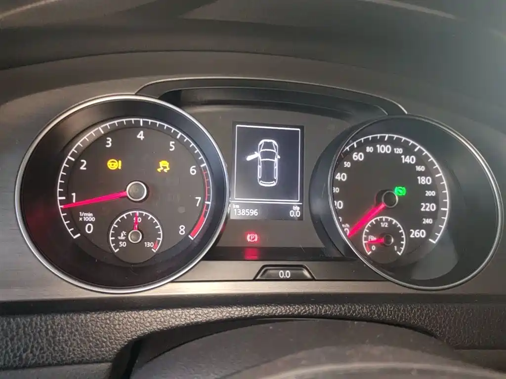 Volkswagen Golf 2016 230TSI Automatic Comfort фото 12