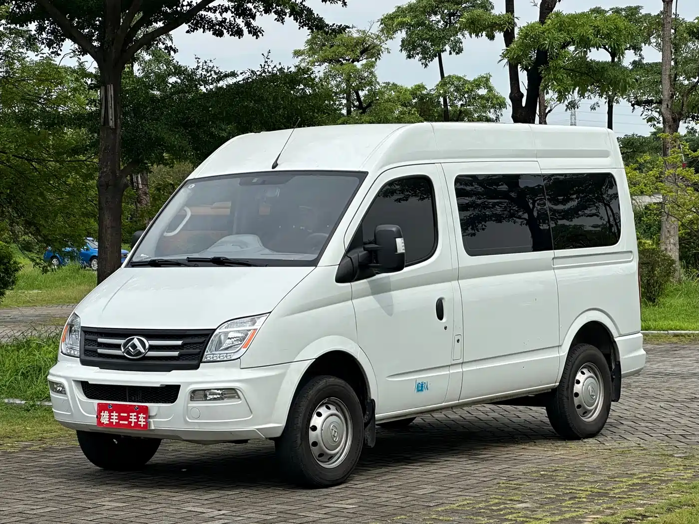 SAIC Maxus Xintu V80 2024 2023 2.0T PLUS Manual All-round King Short Wheelbase Medium Roof 7/8/9-seater
