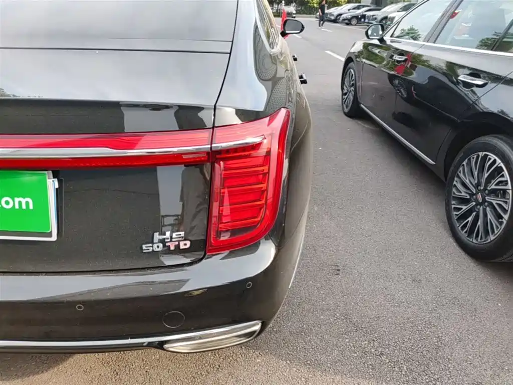 Hongqi H9 2022 2.0T Smart Connect Flag Enjoy Edition фото 8