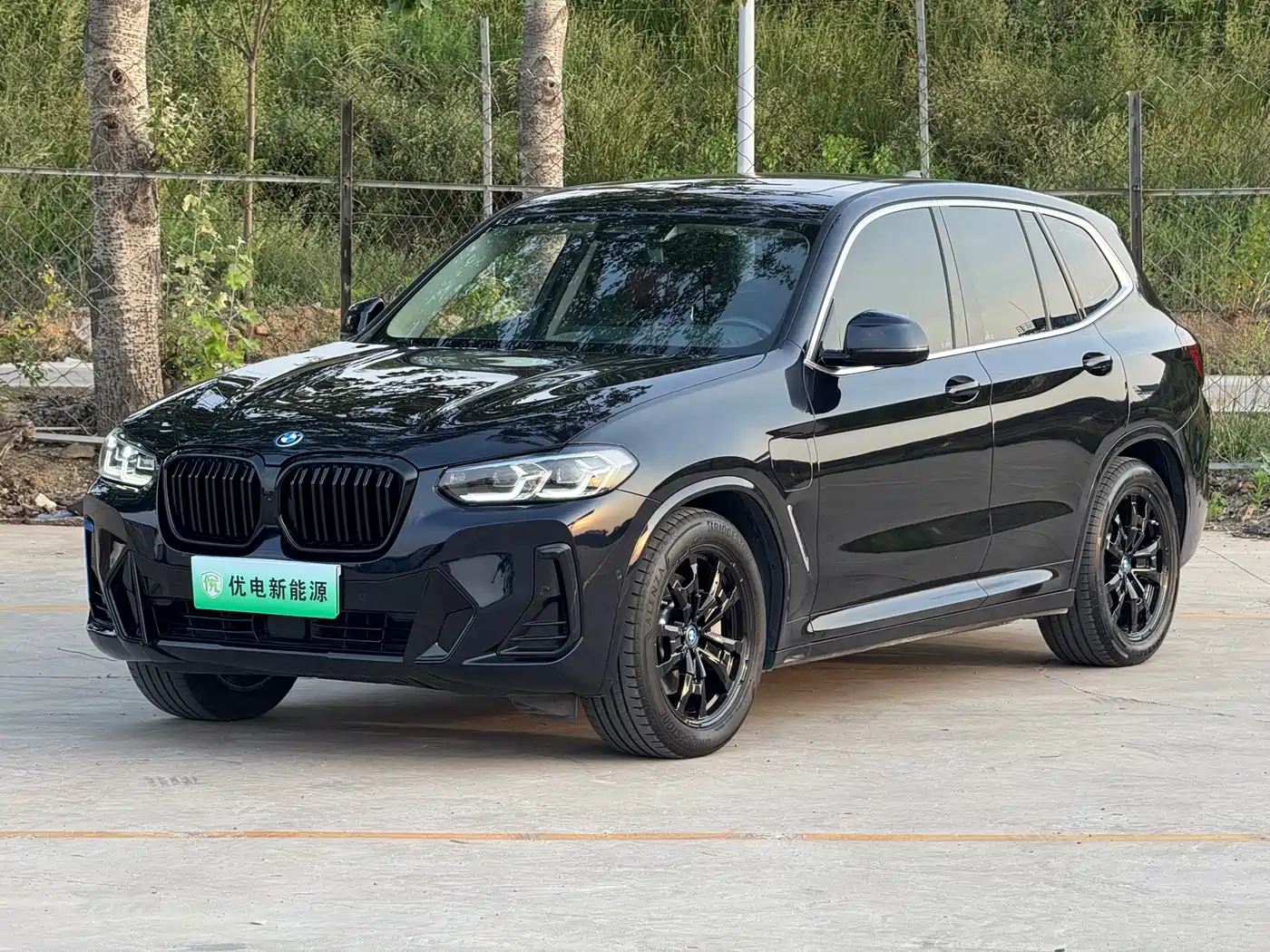 BMW iX3 2022 Leading Edition фото 4
