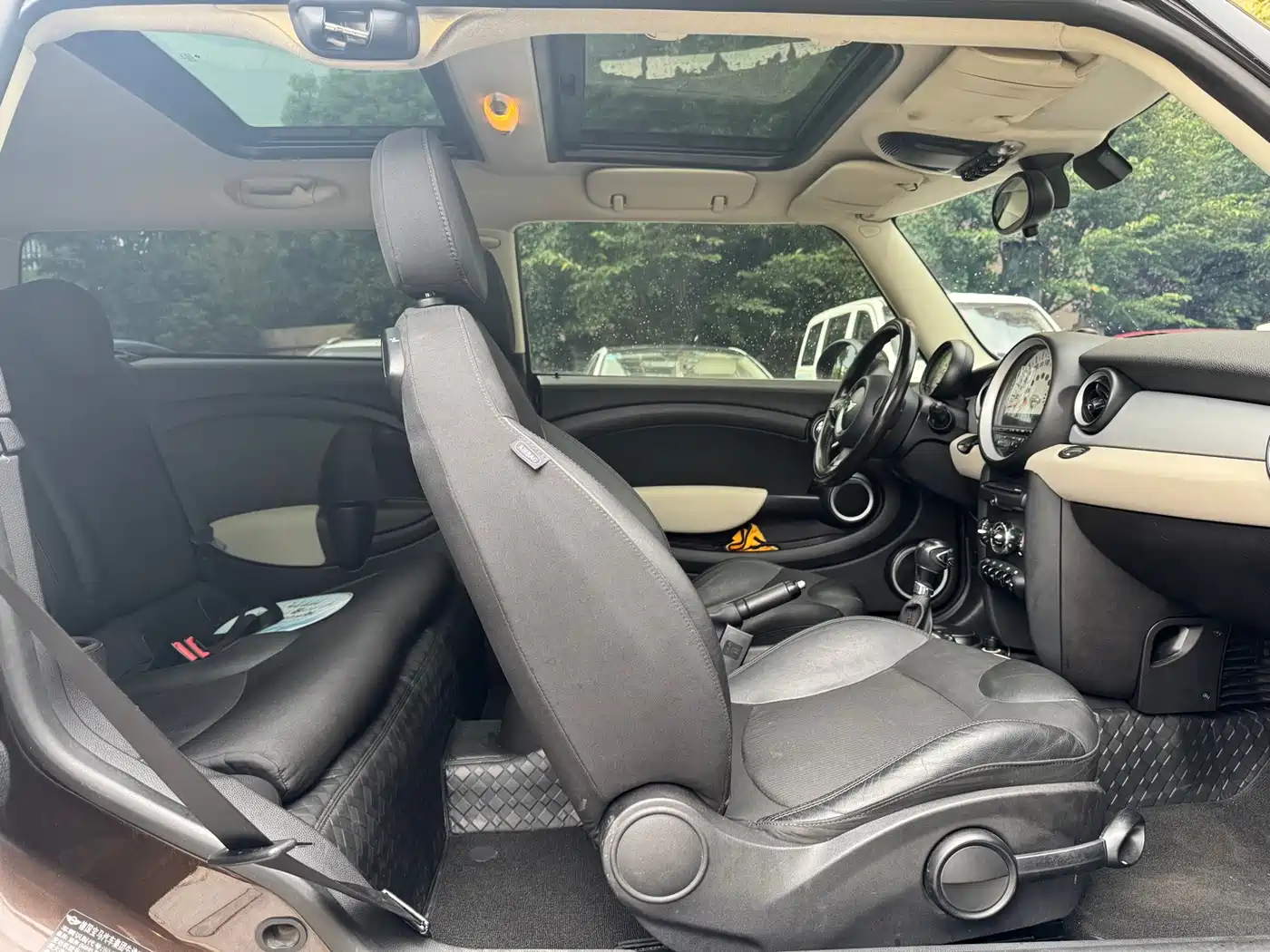 MINI CLUBMAN 2011 2011 1.6L COOPER Fun