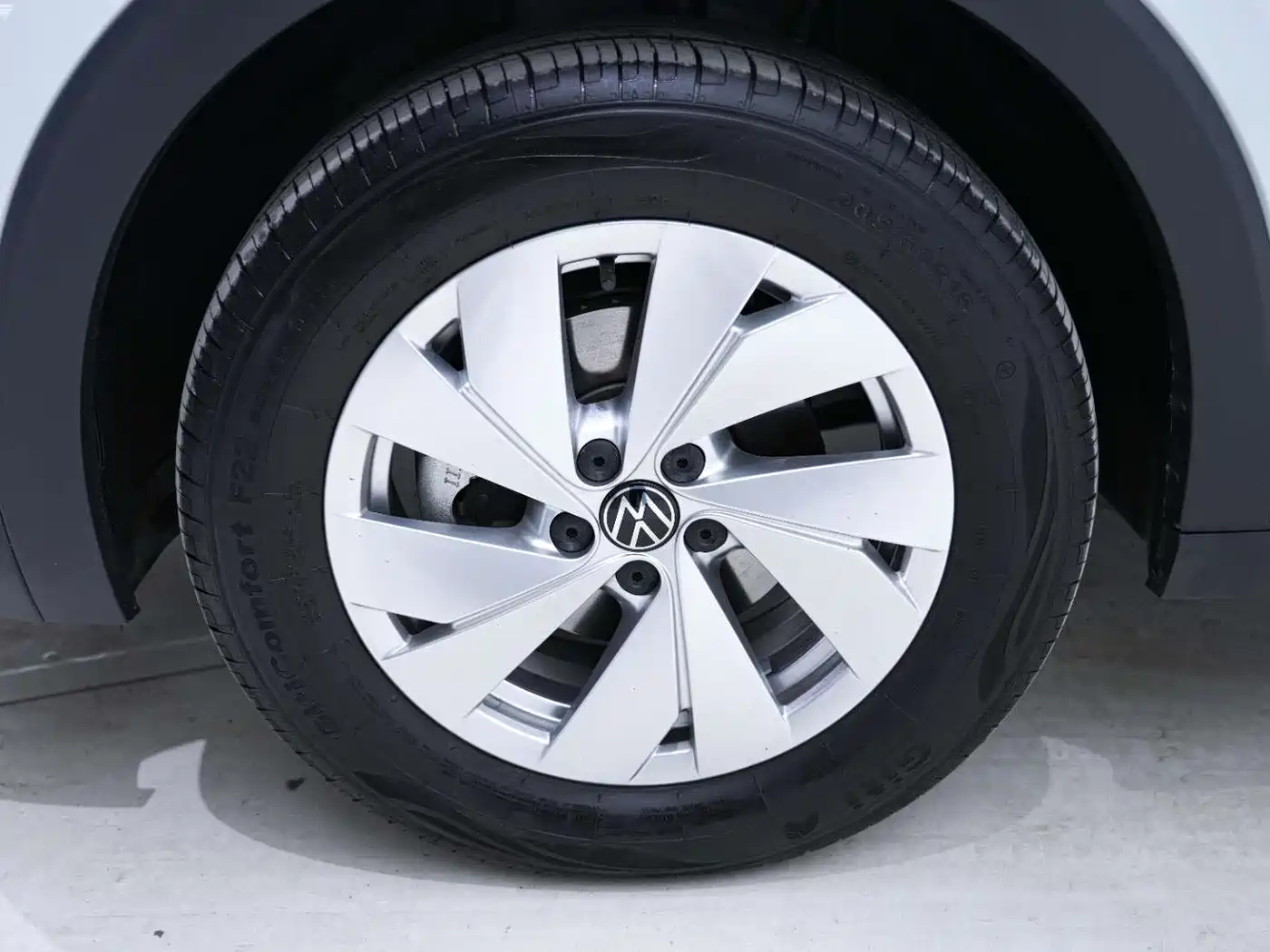 Volkswagen Tharu 2025 Model Rising Star 1.5L Advance Edition фото 10