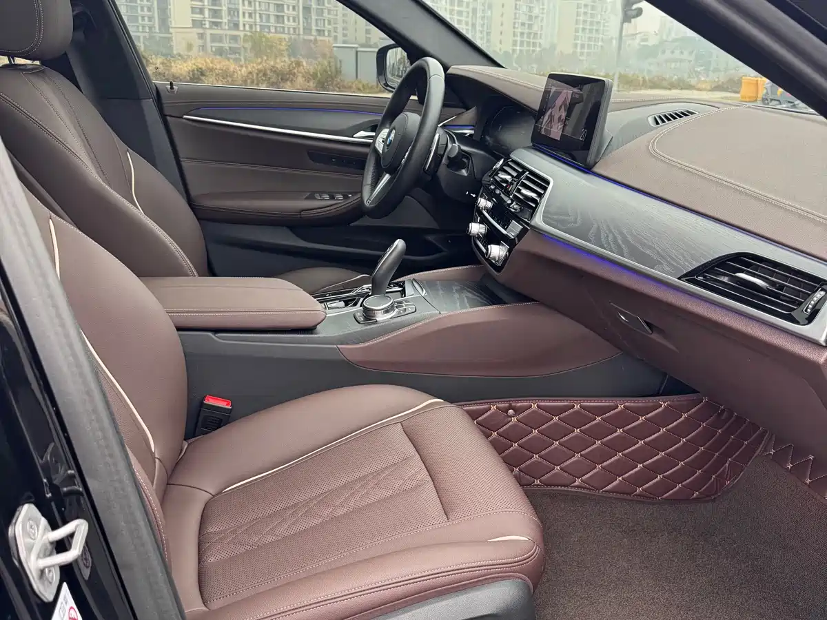 BMW 5 Series 2023 530Li Leading M Sport Package фото 4
