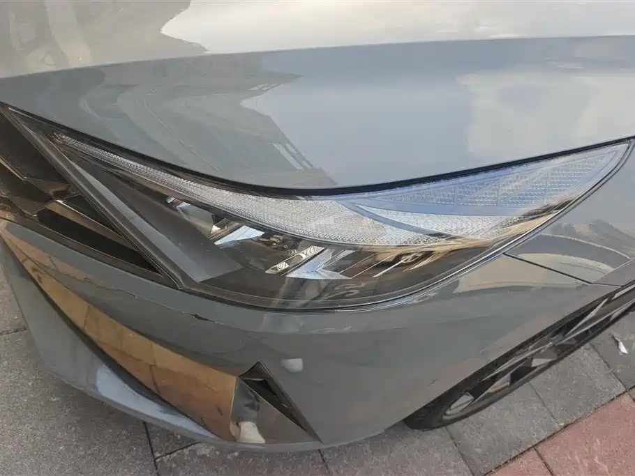 Hyundai Elantra 2021 1.5L CVT LUX Premium Edition фото 5